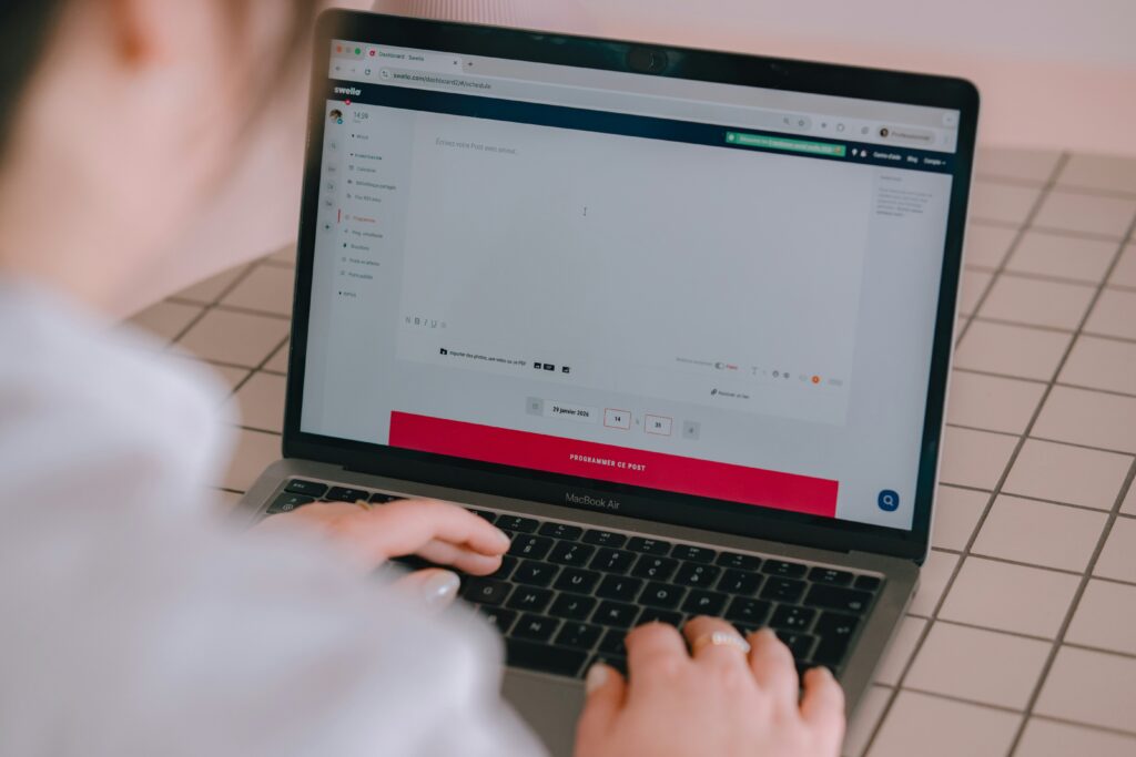 criação de conteúdo com inteligência artificial para blogs e redes sociais