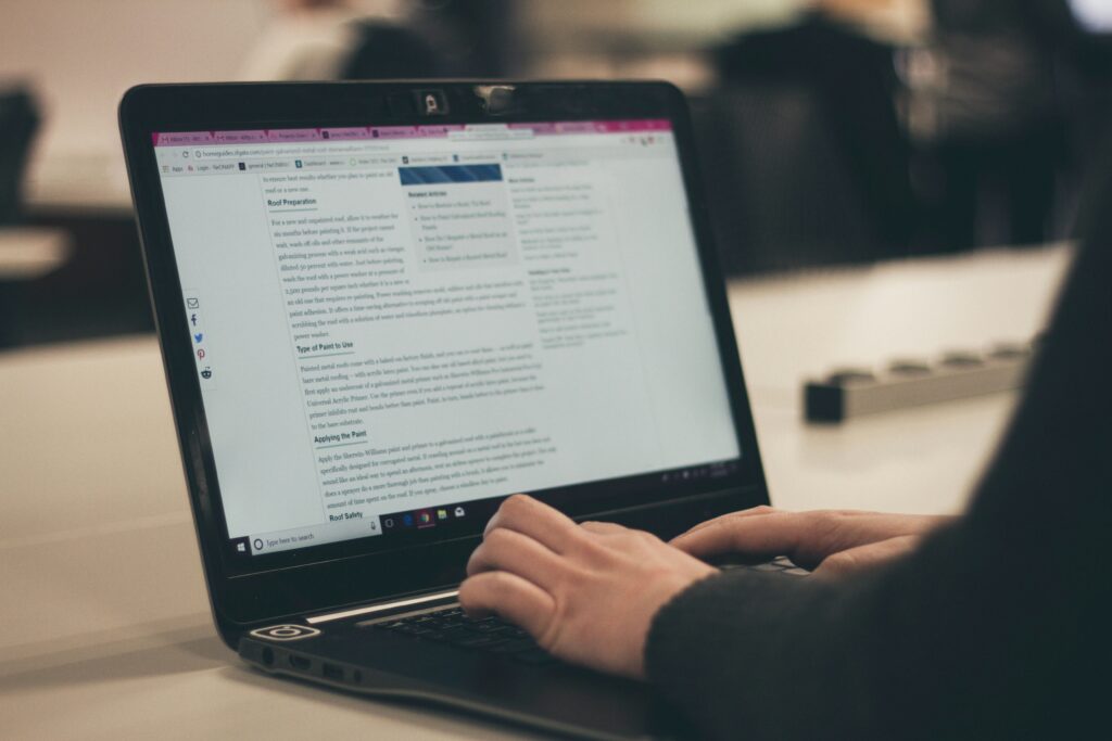criação de conteúdo com IA para blogs e redes sociais